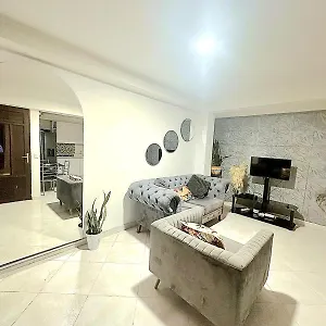 amplio-y-lindo-apartamento.colombiamedellinhotels.com/